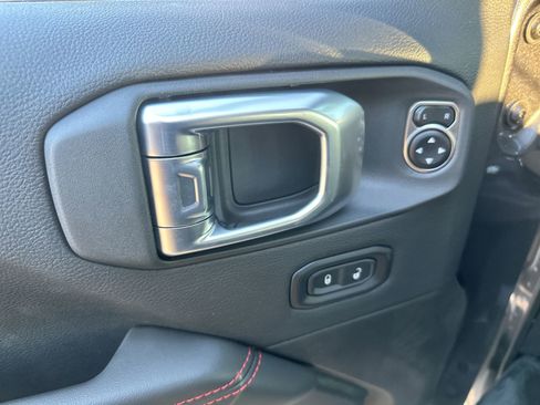 New 2025 Jeep Gladiator Rubicon w/ Convenience Group image 13