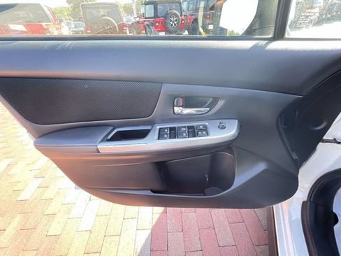 Used 2017 Subaru Crosstrek 2.0i Premium AWD/4WD image 10