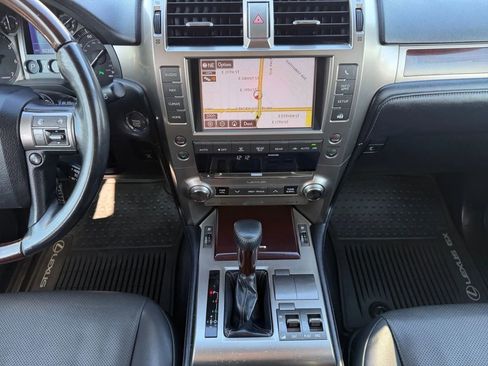 Used 2019 Lexus GX 460 image 13