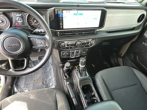 Used 2025 Jeep Wrangler Sport AWD/4WD image 26