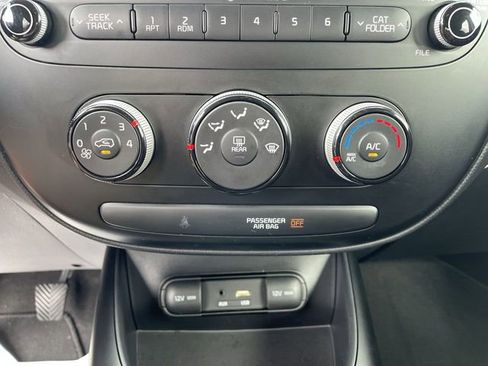 Used 2015 Kia Soul image 20