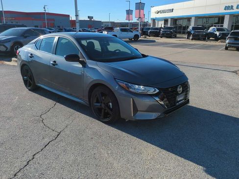 Used 2024 Nissan Sentra SR image 2