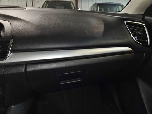 Used 2014 MAZDA MAZDA3 s Touring FWD image 35