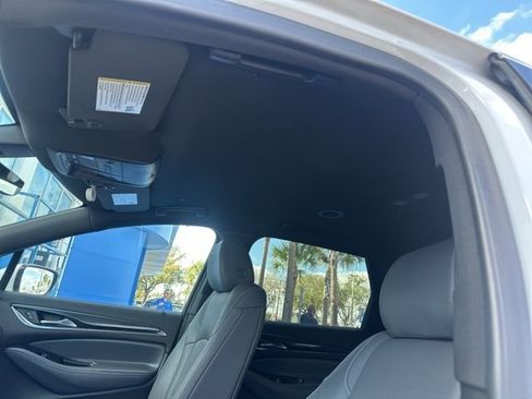 Used 2024 Buick Enclave Premium image 18