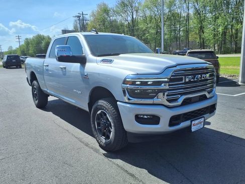 Used 2026 RAM 2500 Laramie AWD/4WD image 6