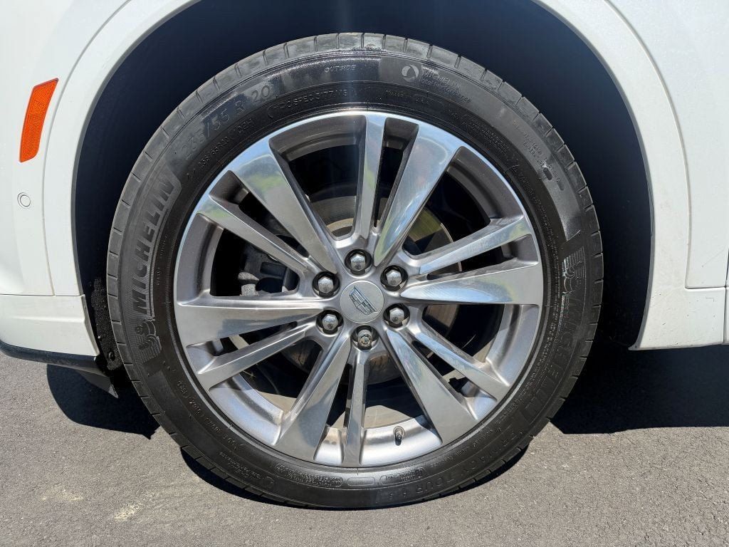 Used 2023 Cadillac XT6 Premium Luxury w/ Technology Package AWD/4WD image 8