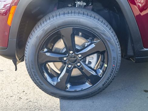 New 2025 Jeep Grand Cherokee L Limited w/ Luxury Tech Group II image 9