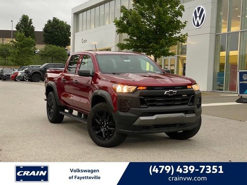 Used 2024 Chevrolet Colorado Trail Boss w/ Advanced Trailering Package AWD/4WD image 1