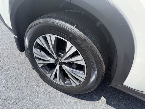 Used 2023 Nissan Rogue SV AWD/4WD image 11