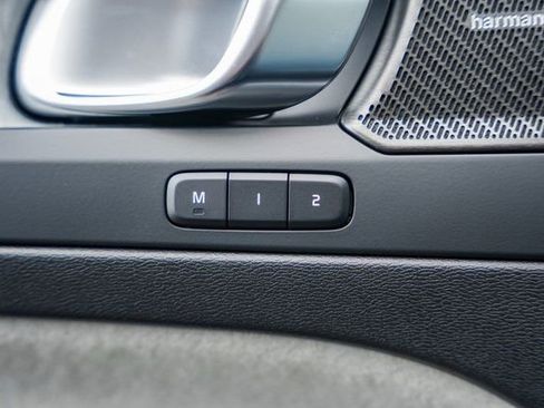 New 2026 Volvo XC40 B5 Ultra w/ Protection Package Premier image 40