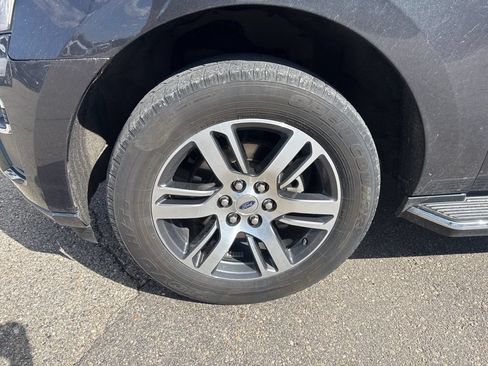 Used 2022 Ford Expedition Limited AWD/4WD image 16