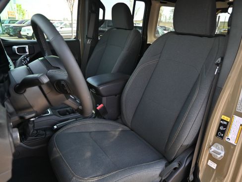 Used 2025 Jeep Wrangler Sport S image 6