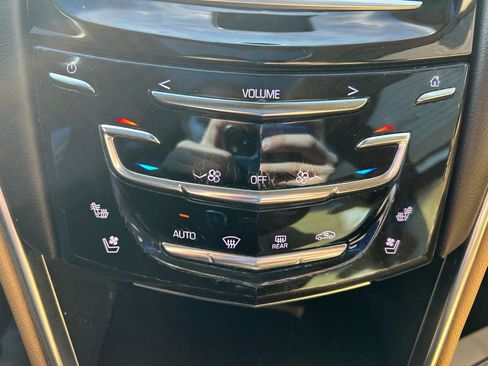 Used 2013 Cadillac XTS Premium image 27