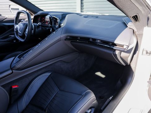 Used 2025 Chevrolet Corvette Stingray Preferred Cpe w/ Stealth Interior Trim Package image 27