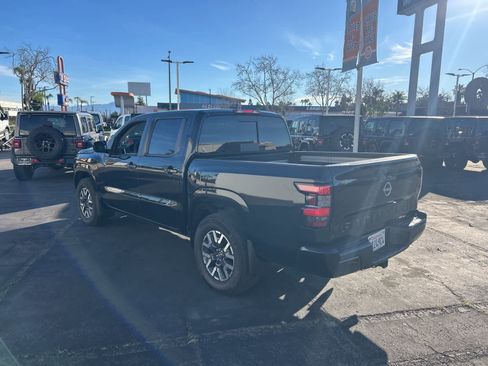Used 2024 Nissan Frontier SL image 5