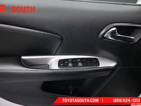 Used 2019 Dodge Journey SE FWD image 24