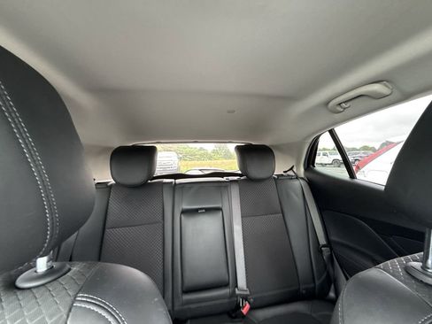 Certified 2022 Buick Encore Preferred w/ Safety Package FWD image 28