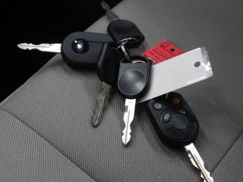 Used 2010 Ford Escape Limited image 11