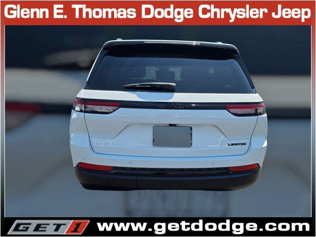 Used 2023 Jeep Grand Cherokee Limited w/ Black Appearance Package RWD image 8