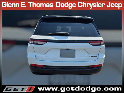 Used 2023 Jeep Grand Cherokee Limited w/ Black Appearance Package RWD image 8
