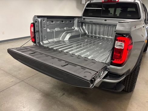 New 2026 GMC Canyon Elevation w/ Convenience Package image 18