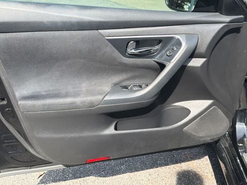 Used 2014 Nissan Altima 2.5 S w/ Display Audio Package FWD image 11