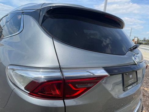 Used 2024 Buick Enclave Essence w/ Experience Buick Package FWD image 10