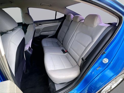 Used 2017 Hyundai Elantra SE FWD image 25