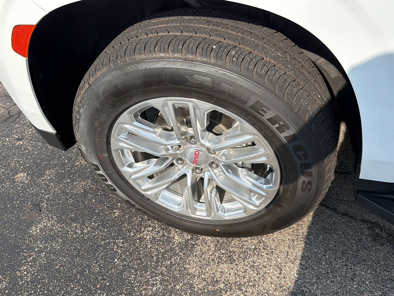 Used 2024 GMC Yukon SLT AWD/4WD image 5