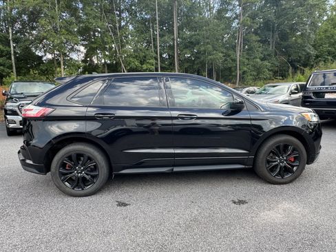 Used 2022 Ford Edge SE w/ Black Appearance Package AWD/4WD image 4
