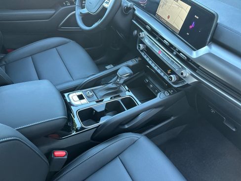 New 2025 Kia Telluride S image 17