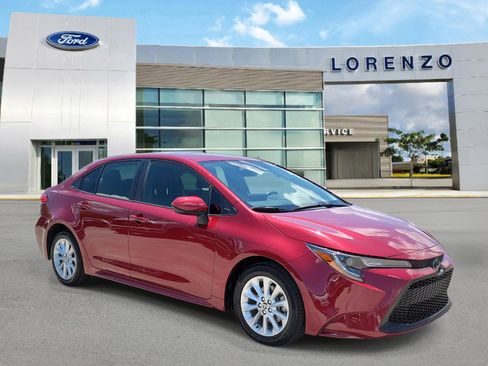 Used 2022 Toyota Corolla LE w/ LE Convenience Package FWD image 3