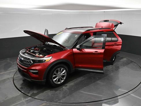 Used 2020 Ford Explorer XLT w/ Equipment Group 202A AWD/4WD image 43