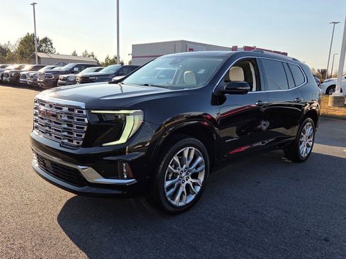 Used 2024 GMC Acadia Denali w/ Super Cruise Package image 3