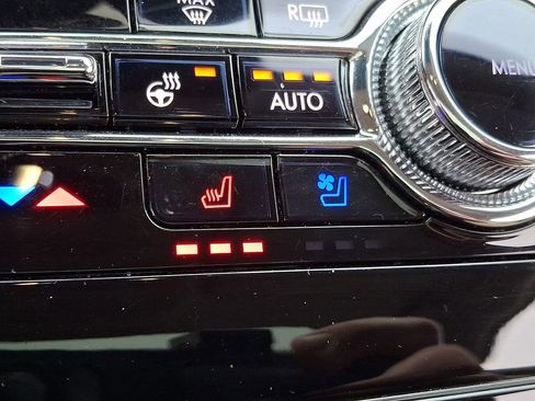 Used 2021 Lincoln Corsair AWD w/ Premium Package image 28