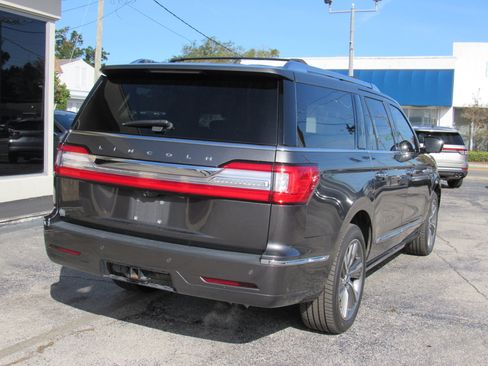 Used 2018 Lincoln Navigator L Reserve w/ Technology Package image 3
