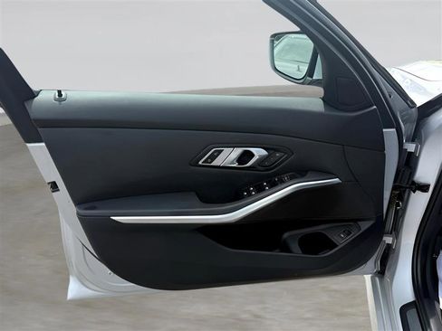 Used 2019 BMW 330i Sedan image 11