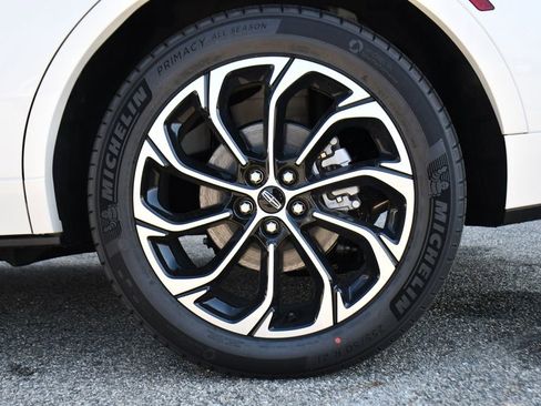 New 2026 Lincoln Nautilus Reserve AWD/4WD image 40