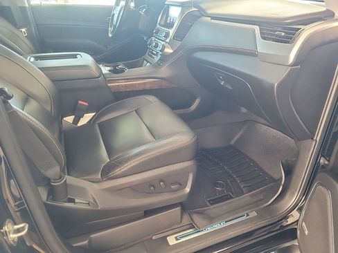 Used 2020 Chevrolet Suburban LT image 13
