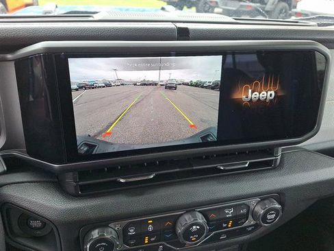 New 2025 Jeep Gladiator Sport image 14