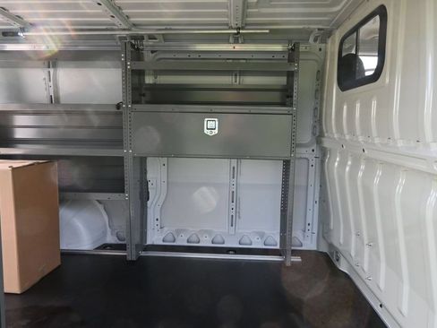 Used 2025 RAM ProMaster 2500 w/ Safety Group FWD image 17