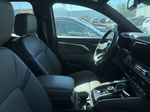 Used 2023 Chevrolet Colorado ZR2 w/ ZR2 Convenience Package III AWD/4WD image 15
