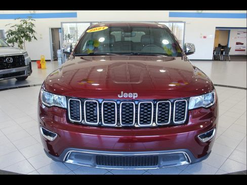 Used 2021 Jeep Grand Cherokee Limited AWD/4WD image 2