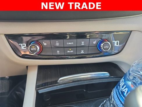 Used 2019 Buick Regal Essence w/ Sights and Sounds Package image 9