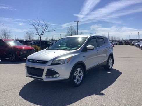 Used 2015 Ford Escape SE image 1