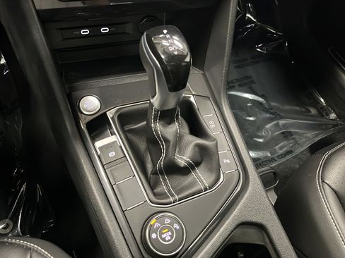 Used 2024 Volkswagen Tiguan SE R-Line AWD/4WD image 20