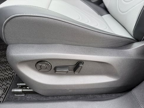 New 2026 Volkswagen Tiguan SE R-Line image 30