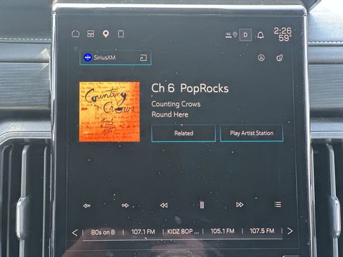 Used 2025 GMC Acadia Elevation image 25