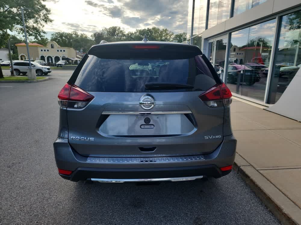 Used 2018 Nissan Rogue SV AWD/4WD image 9