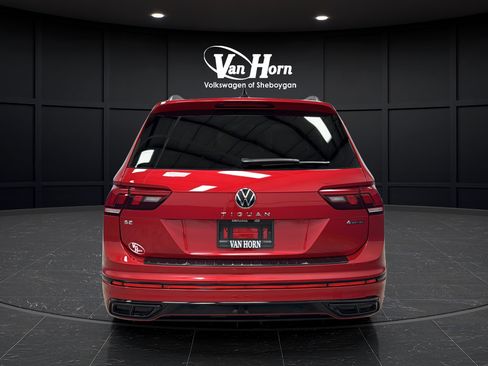 Used 2024 Volkswagen Tiguan SE R-Line AWD/4WD image 6